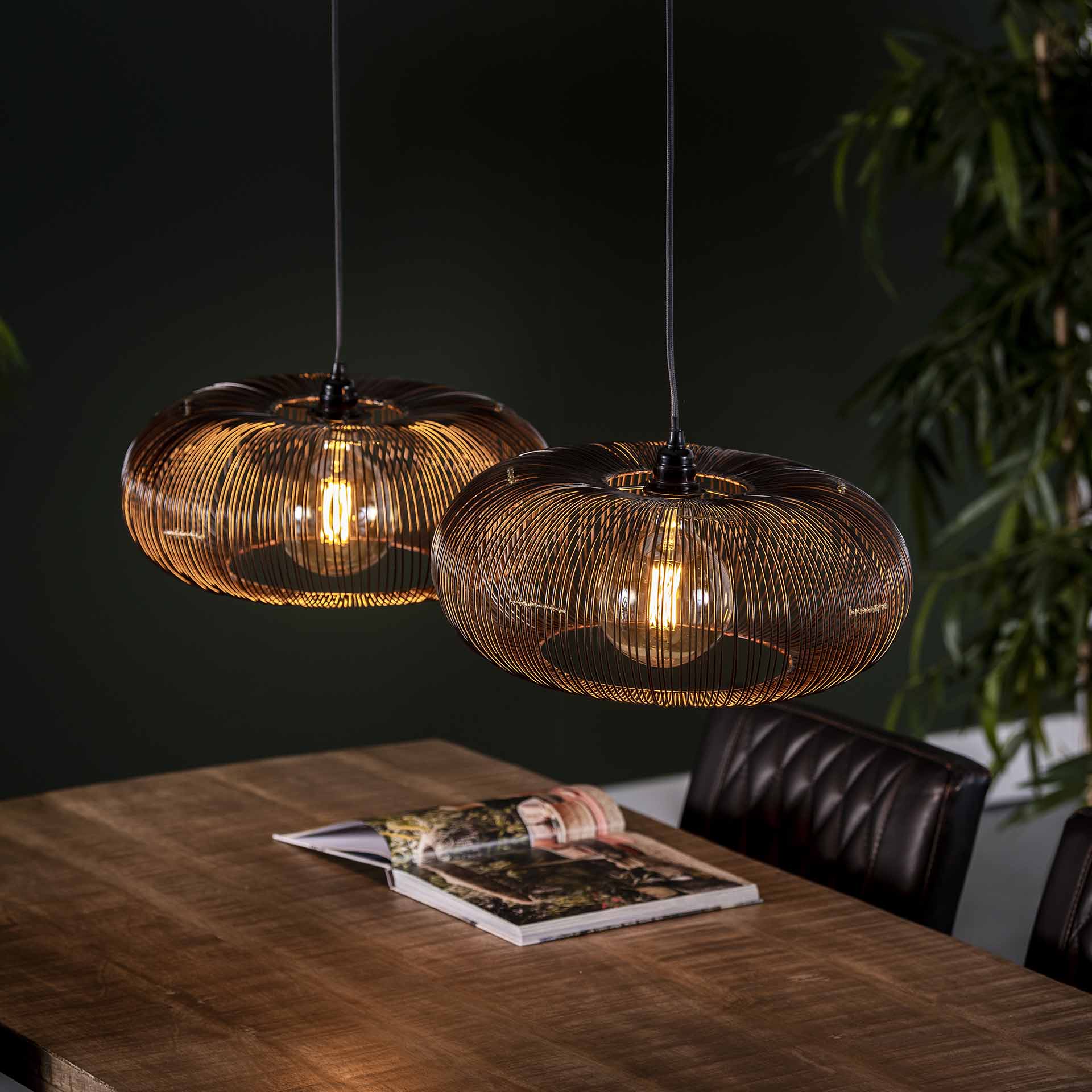Pendelleuchte Vecchio 2-flammig 102x43x150 cm – moderne Metall-Hängelampe mit 2 Scheibenschirmen Ø43 cm & goldenen Details im Industrial Design