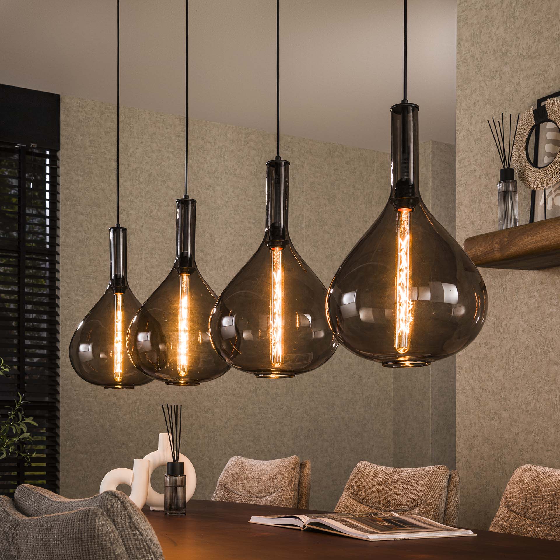 Hängeleuchte Fumo 4-flammig 164x28x150 cm – moderne Rauchglas-Pendelleuchte mit verstellbaren Schirmen Ø28 cm