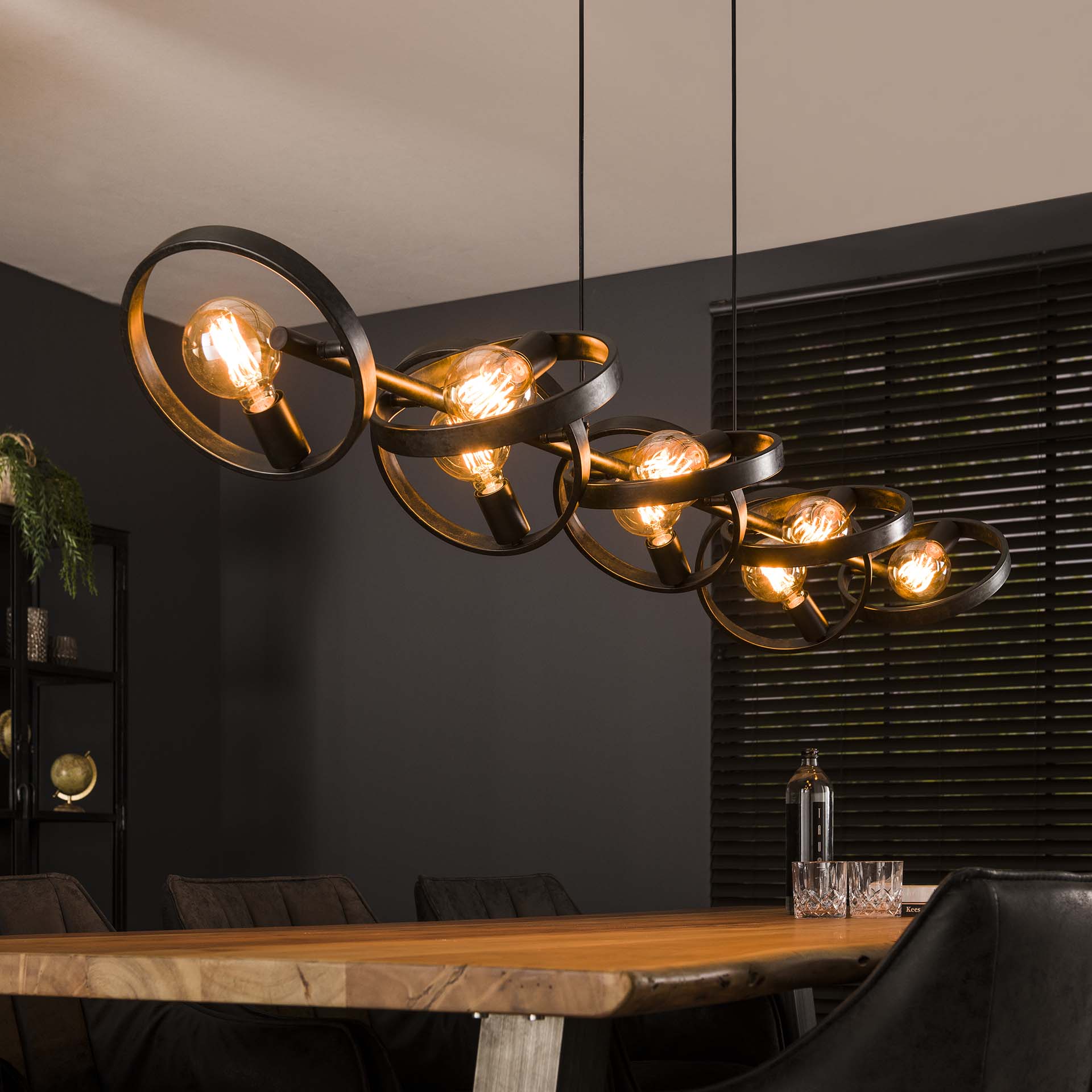 Hängeleuchte Leggero 8-flammig 160x42x150 cm – moderne schwarze Pendelleuchte aus Metall mit Ø26 cm Schirmen, E27 LED geeignet