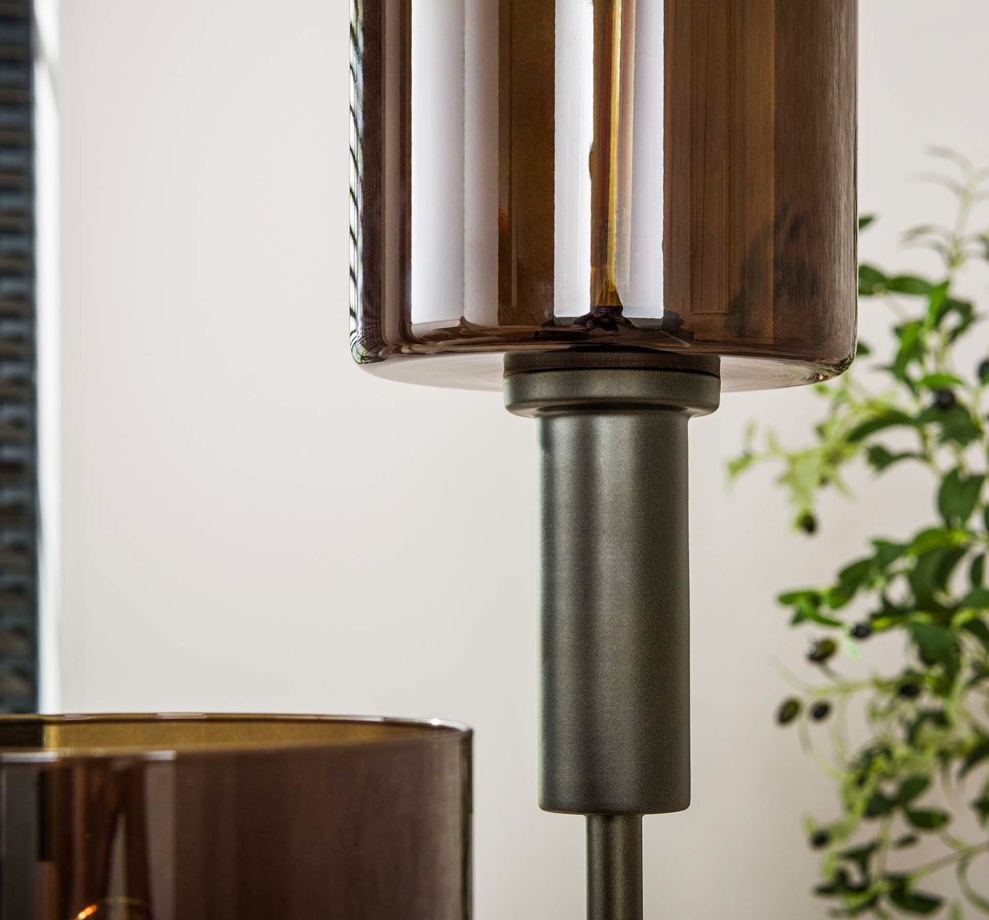 Stehleuchte Liora – 3-flammiges Design mit Glas & Bronze, 33 x 33 x 165 cm