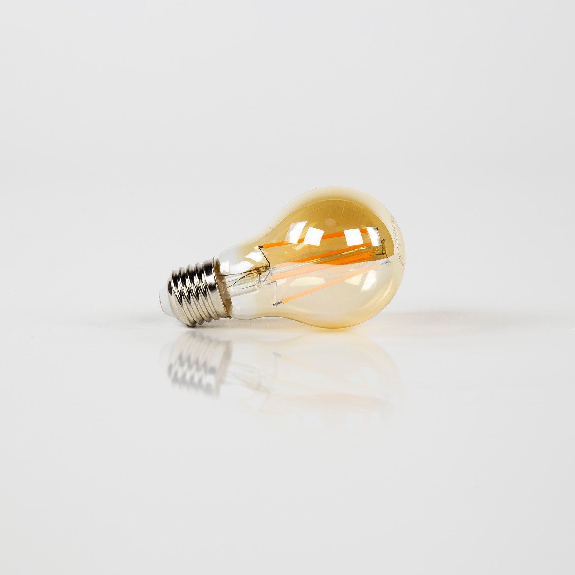 LED Filament A60 Ø6,4x10 cm E27 – dimmbar 6W, 2100K extra warmweiß, 450 lm, Amber-Glas Retro-Glühbirne