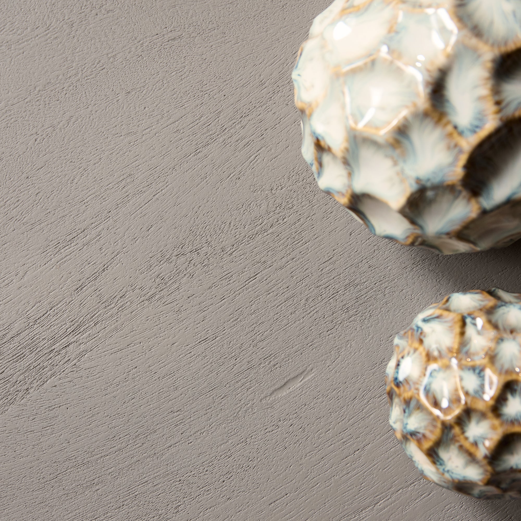 Couchtisch Sole Rund – Salontisch aus Mangoholz mit vertikalem Lamellenmuster, Ø80 x 38 cm