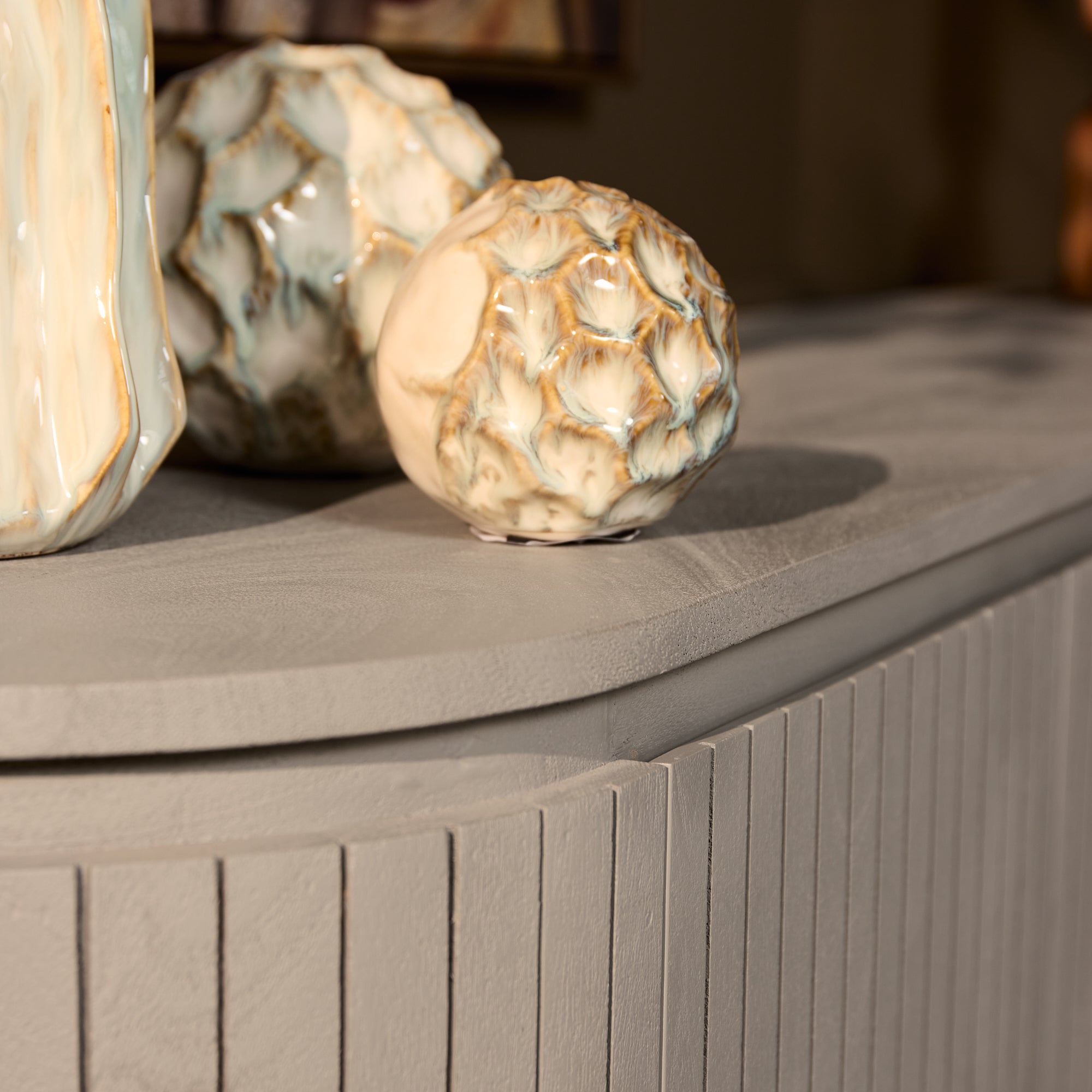 Sideboard Sole – Modernes Dressoir mit vertikalen Lamellen & 4 Türen, 210 x 45 x 90 cm