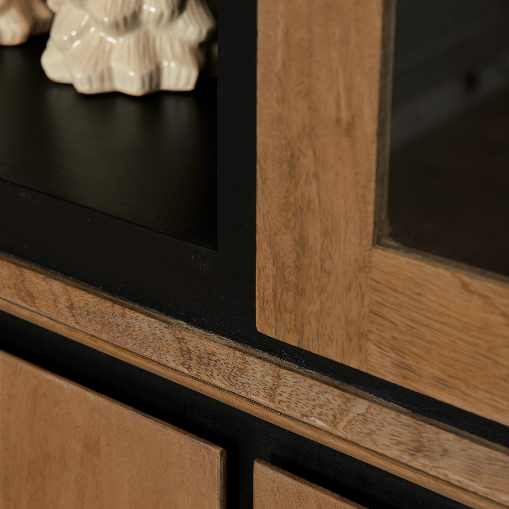 Vitrine Rois – Schrank aus Mangoholz & Metall mit 6 Türen, 160 x 45 x 200 cm