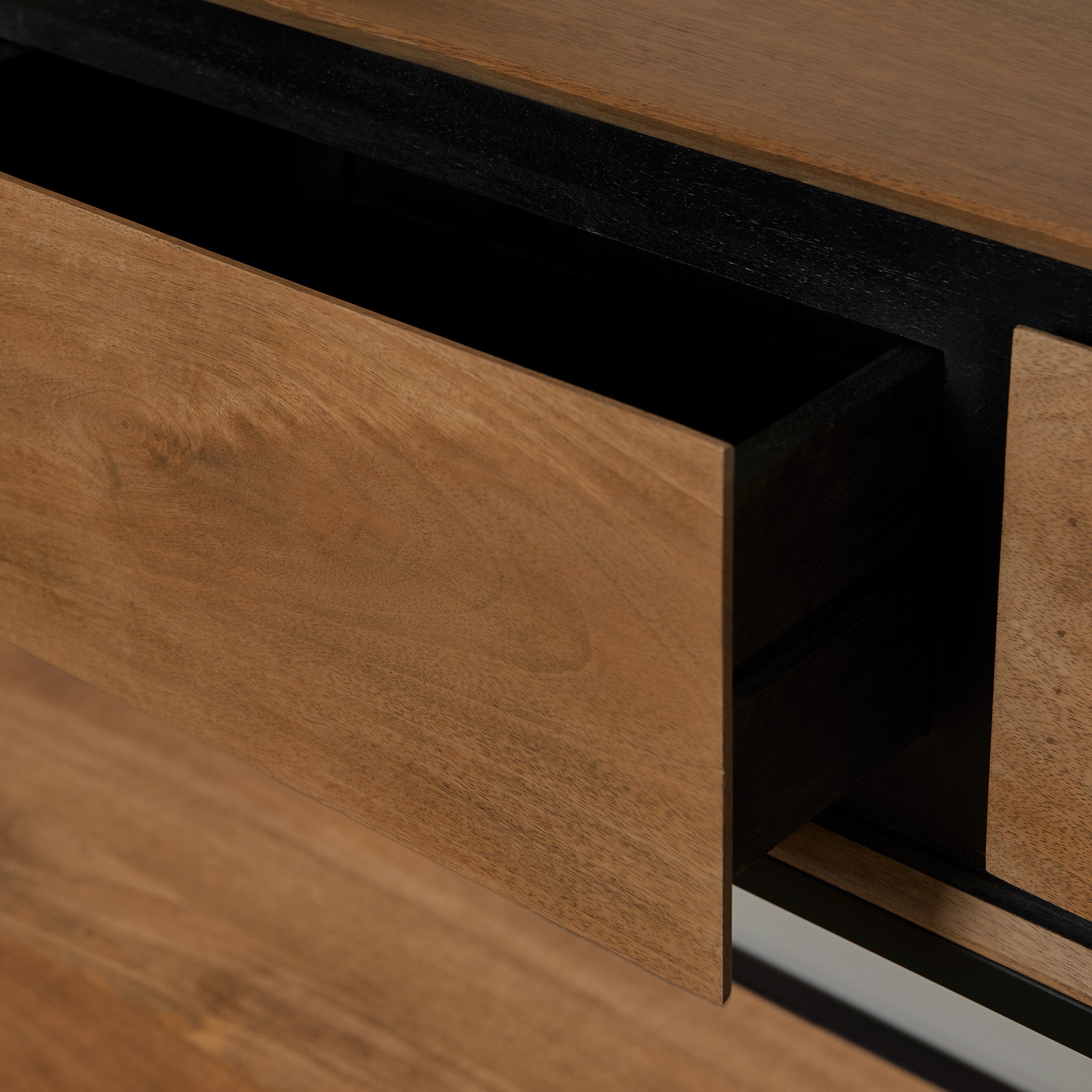 Konsolentisch Rois – Mangoholz Anrichte mit Metallgestell, 180×35×76 cm, modernes Möbel mit 4 Schubladen & Regalboden